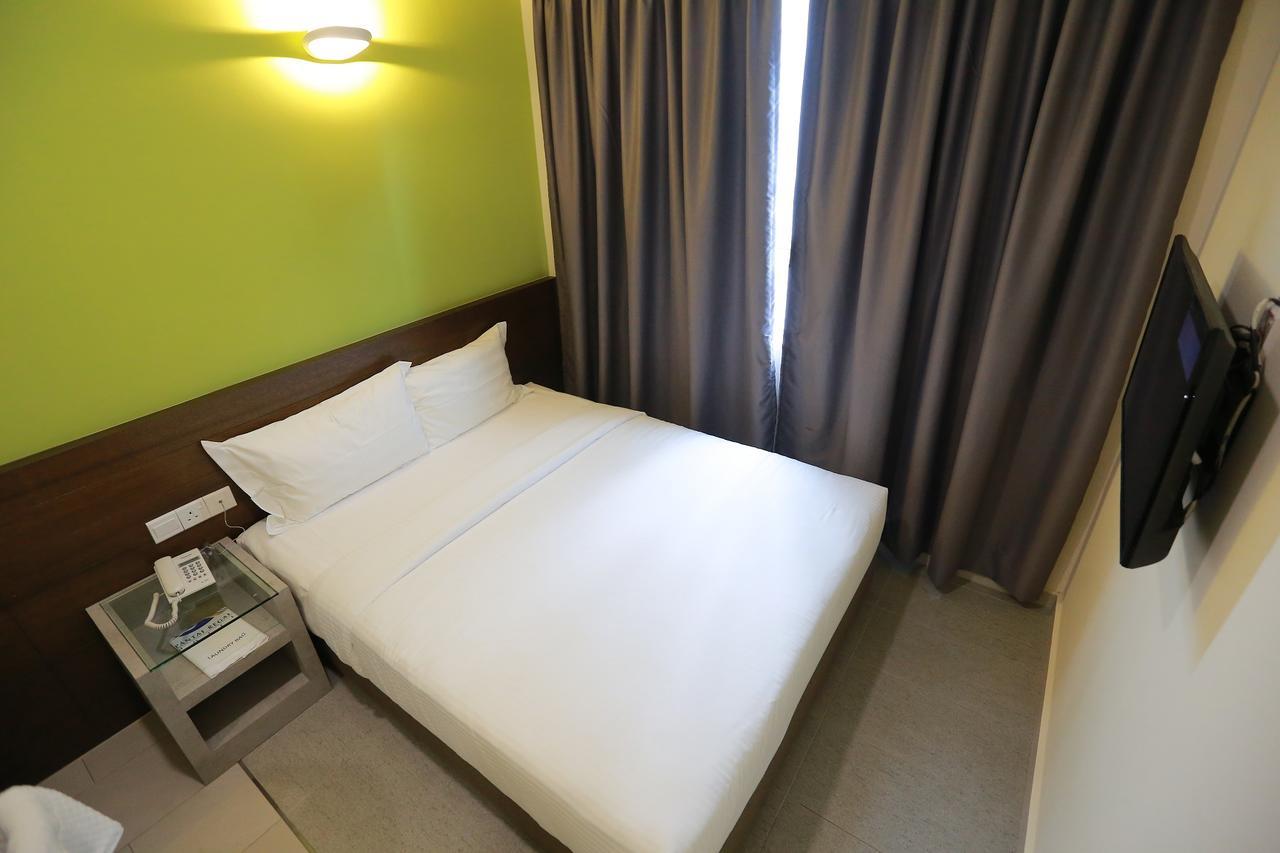 Deluxe Queen Room