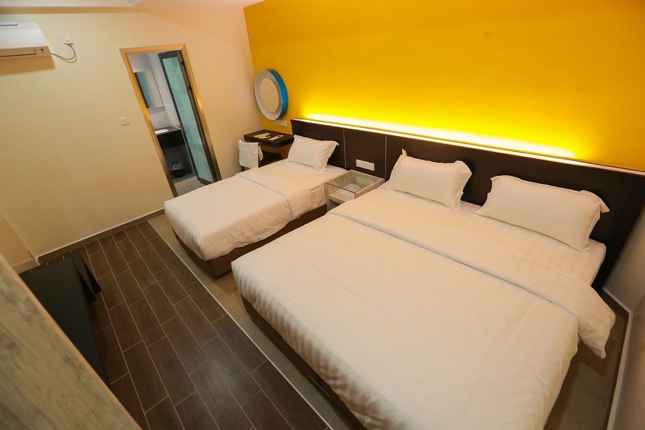 Deluxe Family Room